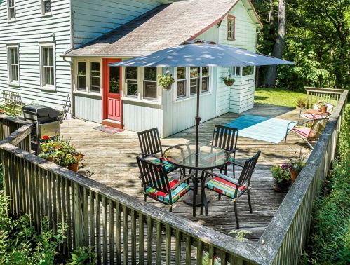 21 Chestnut St, Rhinebeck NY  12572-1516 exterior