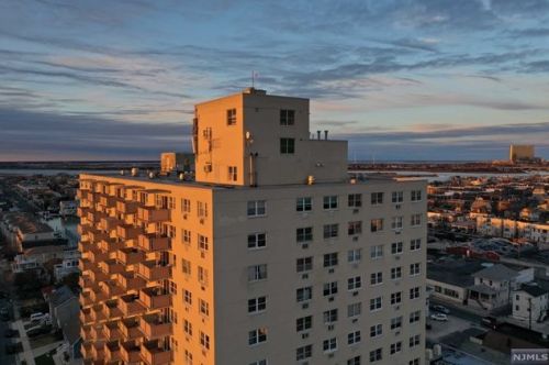 3817 Ventnor Ave, Atlantic City NJ  08401-5923 exterior