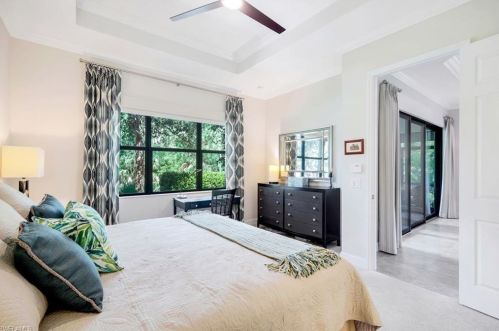 9433 Isla Bella Cir, Bonita Springs FL  34135-7276 exterior