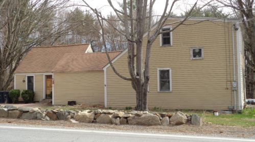 582 Main St, Danville, NH 03819-3132