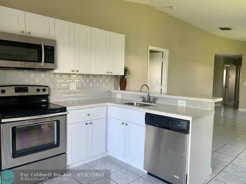 11272 17th Ct, Hollywood FL  33025-6601 exterior