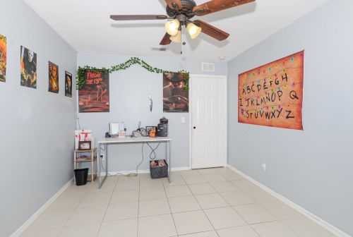 325 Gulfstream Ave, Fort Pierce FL 34983-1219 exterior