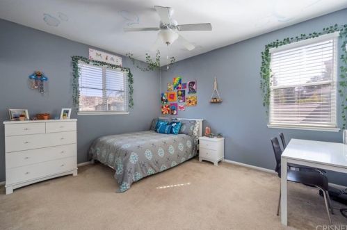 29236 Discovery Ridge Dr, Santa Clarita CA  91390-5761 exterior