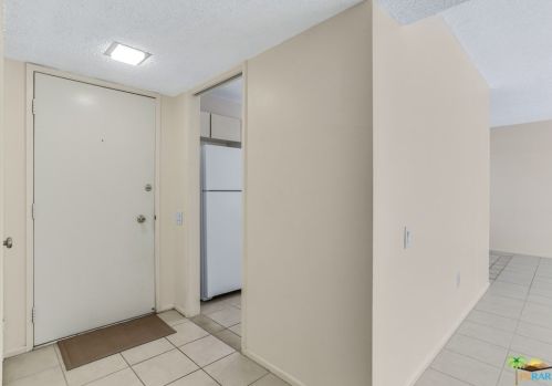 2301 Skyview Dr, Palm Springs CA  92264-9367 exterior