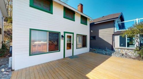 11235 Lakefront Dr, North East, PA 16428-3041