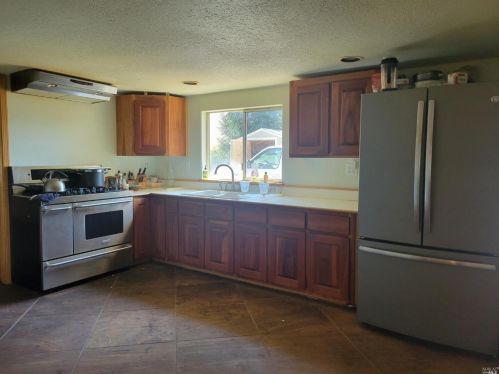 21801 Eastside Rd, Willits CA  95490-5700 exterior