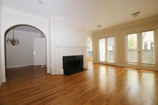 6855 Staffordshire St, Houston TX  77030-4107 exterior