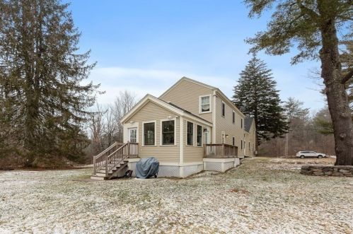 37 Main St, Petersham MA 01366-9502 exterior