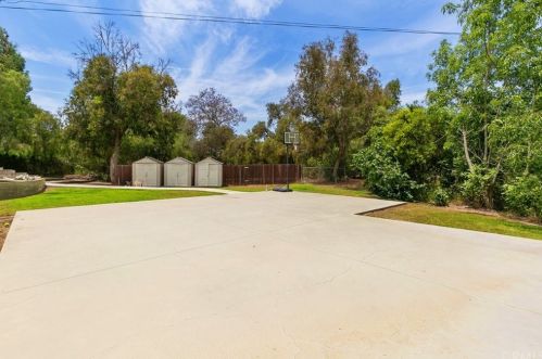 1539 Avolencia Dr, Fullerton CA 92835-3717 exterior