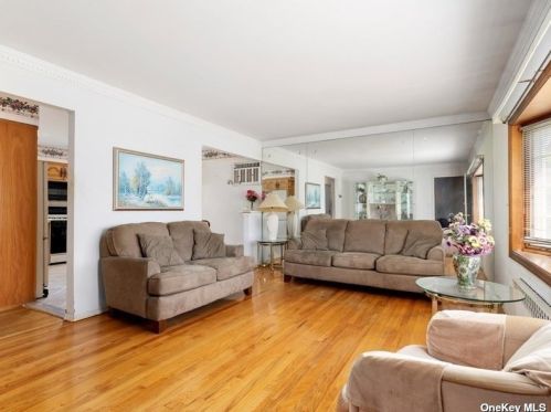 430 Clement Ave, Floral Park NY  11003-3320 exterior