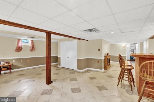 29 Holly Rd, Southampton PA 18966-3029 exterior