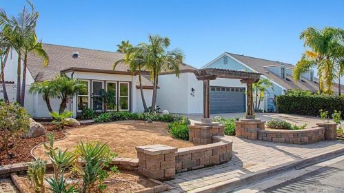 9937 Helix Mont Cir, La Mesa, CA 91941-6906