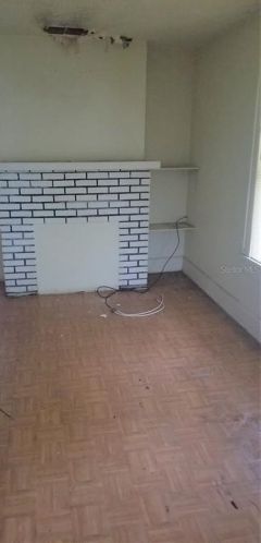 2614 6th St, Saint Petersburg, FL 33705-3106