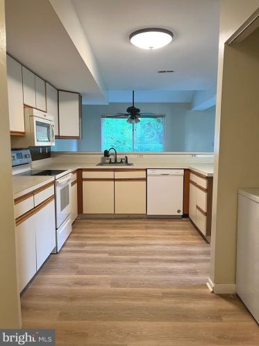 417 Wind Dr, Dover DE  19901-8601 exterior