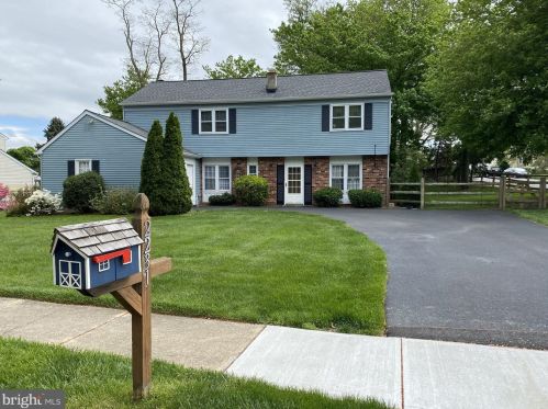 2231 Sylvan Dr, Boothwyn, PA 19061-3413