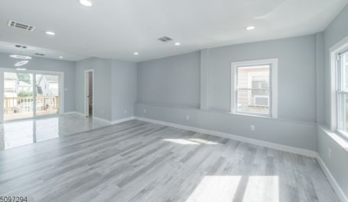 22 Harvard St, Nutley NJ  07110-3322 exterior