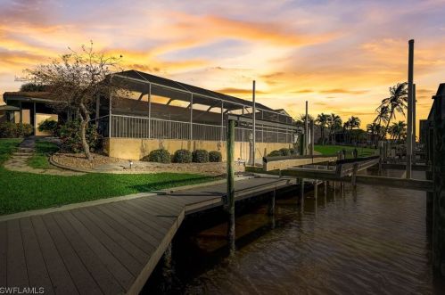 2012 27th Ter, Cape Coral FL  33904-3256 exterior