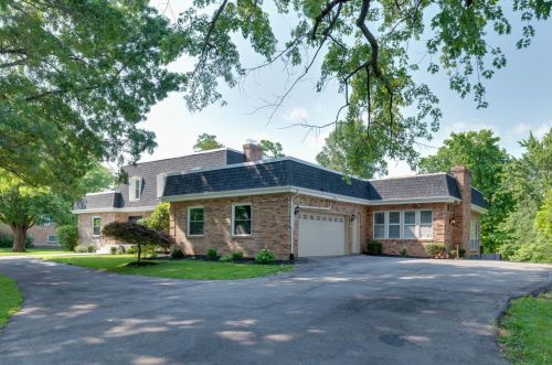 3260 Fairhaven Ln, Cincinnati, OH 45237-1804