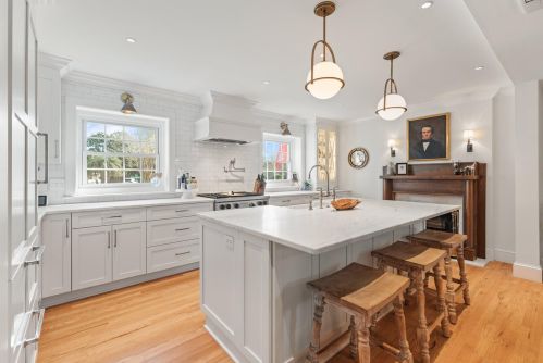 977 Cottingham Dr, Mount Pleasant, SC 29464-3501