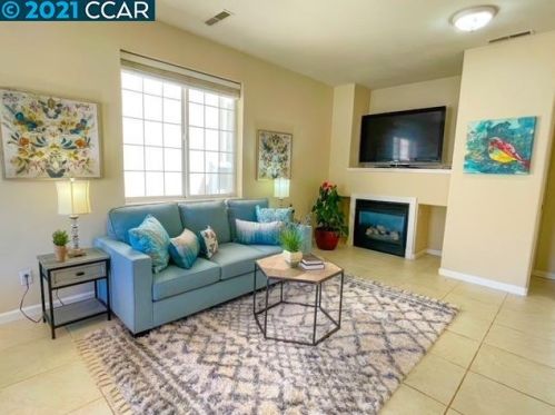 912 Scanlan Way, Pinole, CA 94564-2389