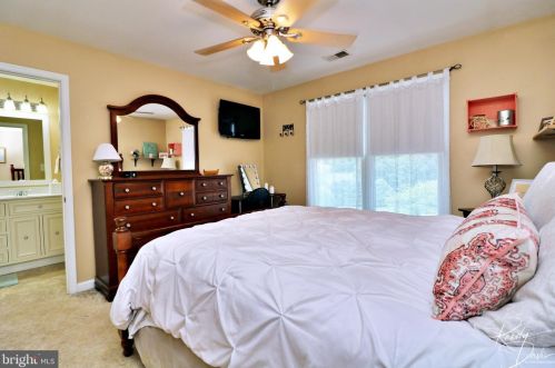 320 Stephen Ct, Charles Town WV  25414-4126 exterior