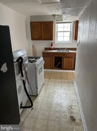 31 Pennewell Dr, Wilmington, DE 19809-3313