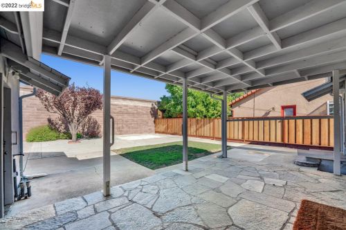 16032 Via Descanso, San Lorenzo CA  94580-2412 exterior