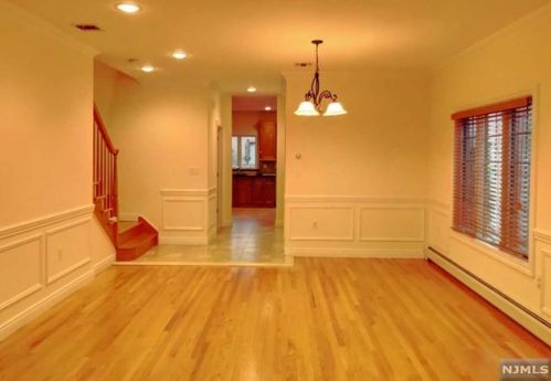 411 Washington Ave, Cliffside Park NJ  07010-1815 exterior