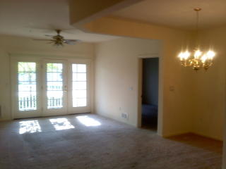 4006 Brookfield Glen Dr, Belvidere, NJ 07823-2856