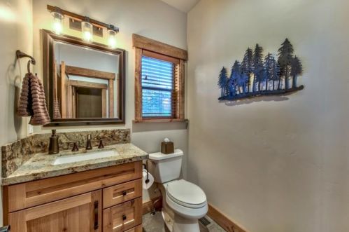 15092 Ski Slope Way, Truckee CA  96161-7013 exterior