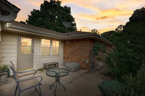 7119 Lakefield Dr, Milwaukee WI  53219-4025 exterior