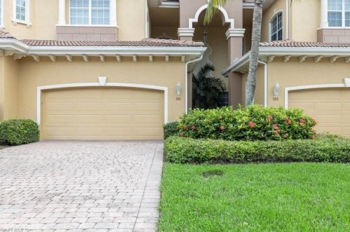 7108 Lemuria Cir, Naples, FL 34109-6104