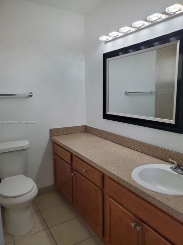 5425 41st St, Hollywood FL  33023-6849 exterior