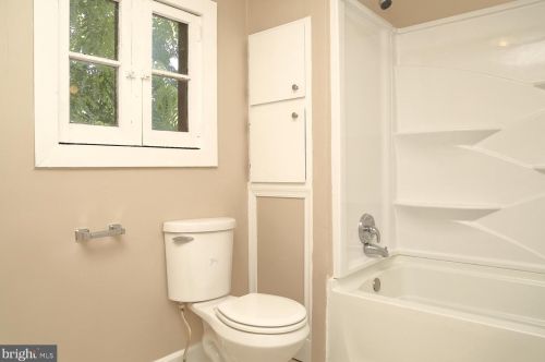 433 West St, Carlisle PA  17013-1960 exterior