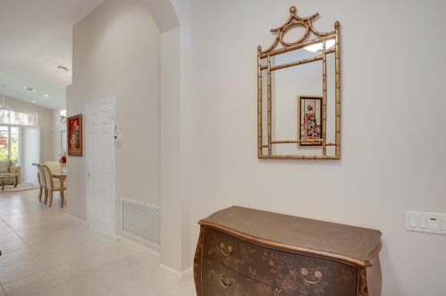 5041 Glenville Dr, Boynton Beach, FL 33437-1680