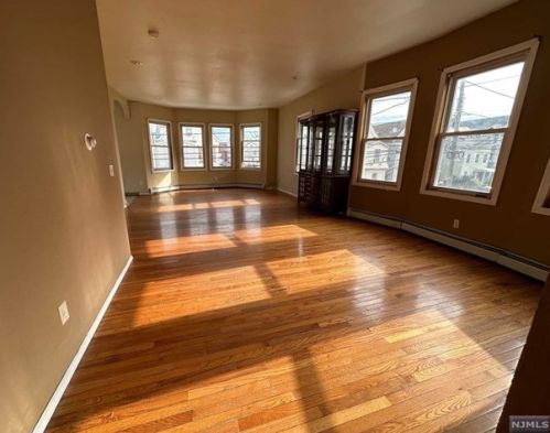 81 Paterson Ave, Paterson NJ 07522-1435 exterior