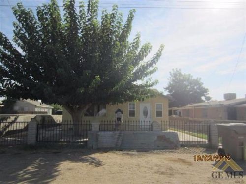 11609 Pierce Dr, Lamont, CA 93241-2740