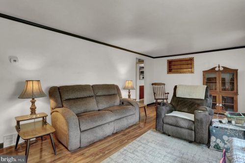 1577 Mcclures Gap Rd, Carlisle PA 17015-8914 exterior