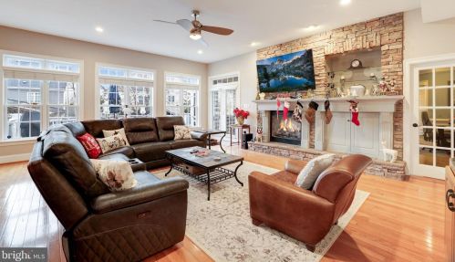 43331 Riverpoint Dr, Leesburg VA 20176-1296 exterior