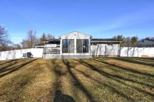 20 Farmstead Ln, Glastonbury CT  06033-3242 exterior