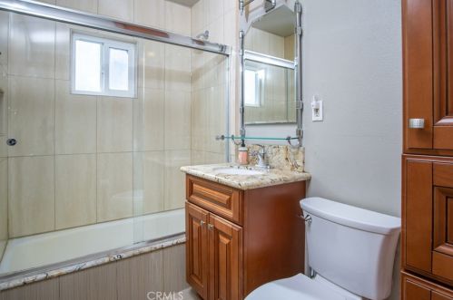 1591 Persimmon St, Rialto CA  92377-4190 exterior
