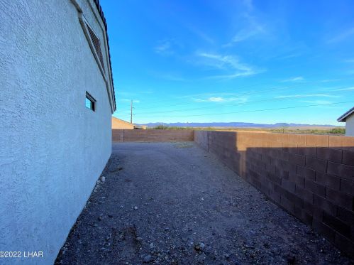 9094 Saguaro Cir, Mohave Valley AZ  86440-8631 exterior
