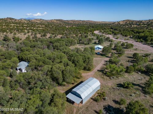 253 Lyle Canyon Rd, Canelo, AZ 85611-8706