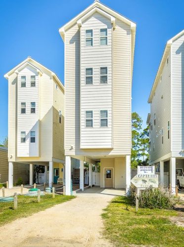 155 Gunn St, Saint George Island, FL 32328-2879