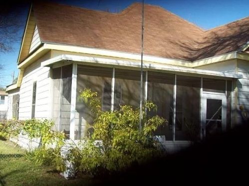 408 Morton Ave, Palacios, TX 77465-4828