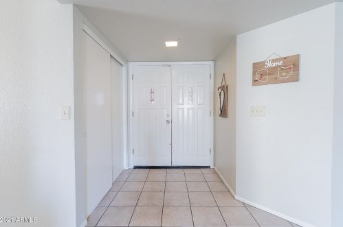 6319 Turquoise Ave, Glendale AZ 85302-1037 exterior