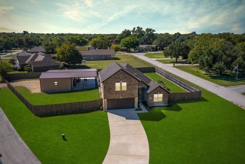 110 Pecan Cir, Trenton, TX 75490-2005