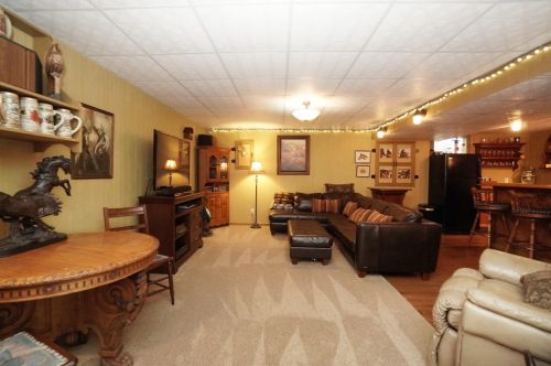 386 Schell Rd, Wilmington OH  45177-9037 exterior