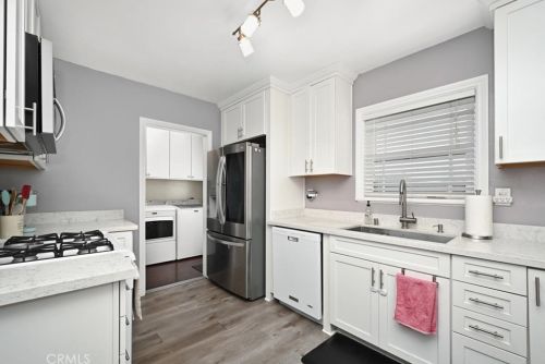 6654 Turnergrove Dr, Lakewood CA  90713-2752 exterior