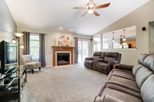 573 Brooke Dr, Liberty Township, OH 45050
